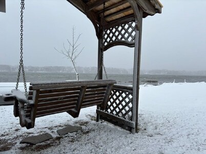 Fantastic Orleans Waterfront 2BR Cottage