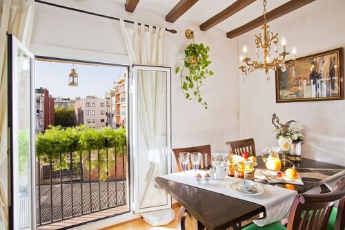 NICE AND COMFORTABLE APARTMENTS NEAR TO THE RAMBLAS