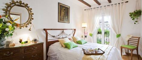 1 bedroom, in-room safe, iron/ironing board, WiFi