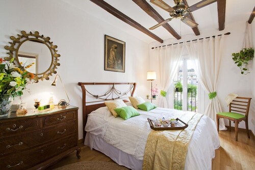 NICE AND COMFORTABLE APARTMENTS NEAR TO THE RAMBLAS