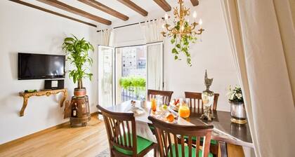 COMFORTABLE AND NICE APARTMENTS NEAR TO LAS RAMBLAS