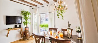 NICE AND COMFORTABLE APARTMENTS NEAR TO THE RAMBLAS