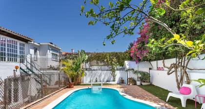 Lx villa,15m to downtown,14 ppl,,private heatable pool and lift