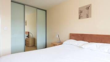 1 makuuhuone, silitysrauta/-lauta, Wi-Fi, vuodevaatteet