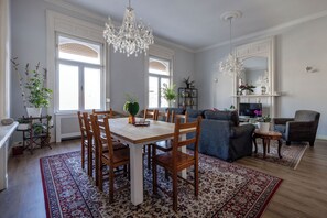 Dining - Grandiose 3BR § 3BathR apt, middle of downtown. Back and better than ever! (Budapest)