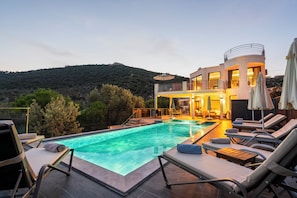Piscine extérieure