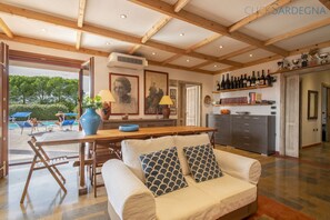 Bar (on property) - ClickSardegna Villa Girasoli with SPA and pool, Wifi, en-suite bathrooms (Olmedo)