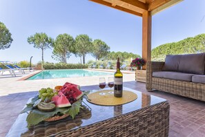 Outdoor pool - ClickSardegna Villa Girasoli with SPA and pool, Wifi, en-suite bathrooms (Olmedo)