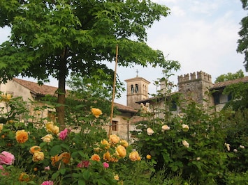 Casa La Vicinìa from the garden side