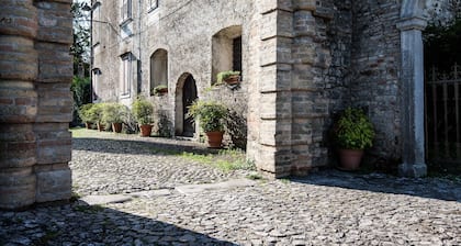 Preciosa casa de piedra con jardín, en un castillo cerca de la playa ya 1 hora de Venecia - 3