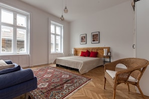 3 bedrooms, iron/ironing board, free WiFi, bed sheets