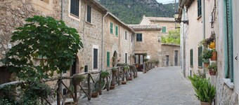 House in Valldemossa center, 5 people, private roof terrace, outstanding views