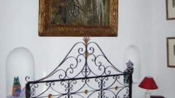 1 soverom, strykejern/-brett, wi-fi og sengetøy