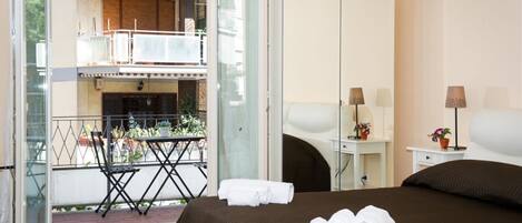 8 室のベッドルーム、アイロン / アイロン台、WiFi、ベッドシーツ