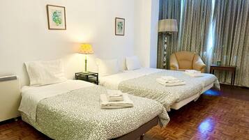 3 bedrooms, desk, soundproofing, iron/ironing board