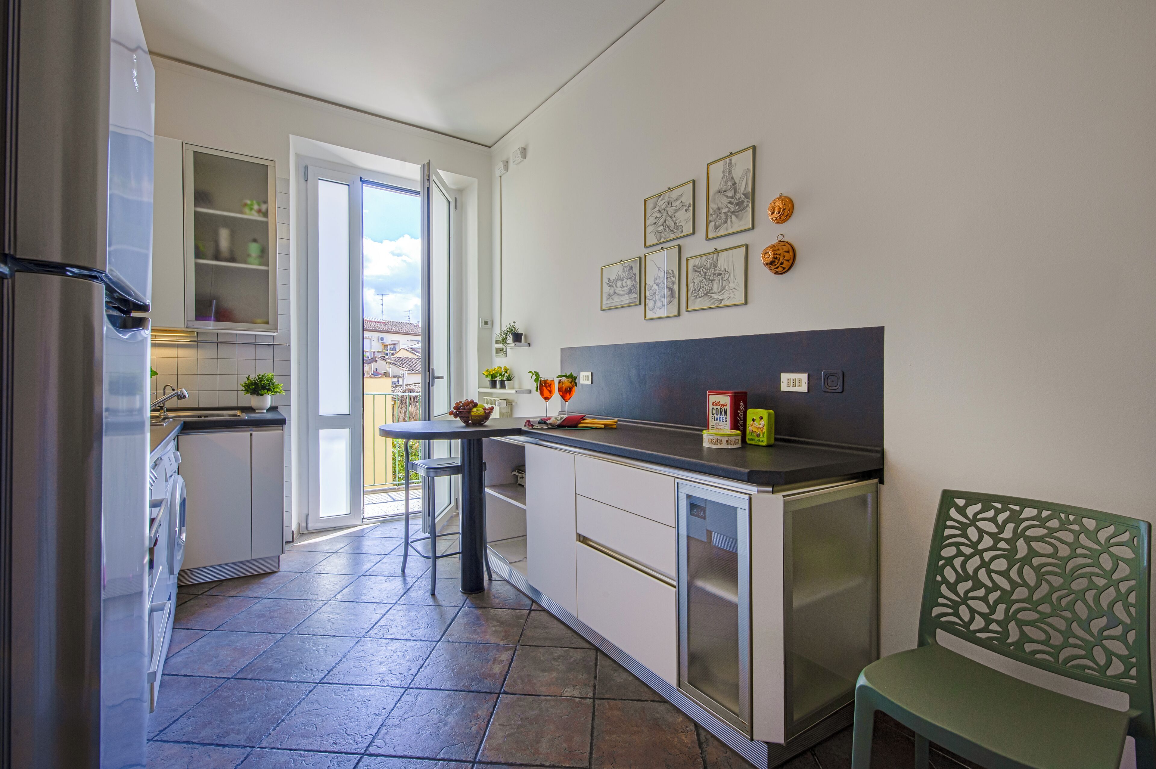 Refrigerador, horno, parrilla de estufa y lavavajillas 