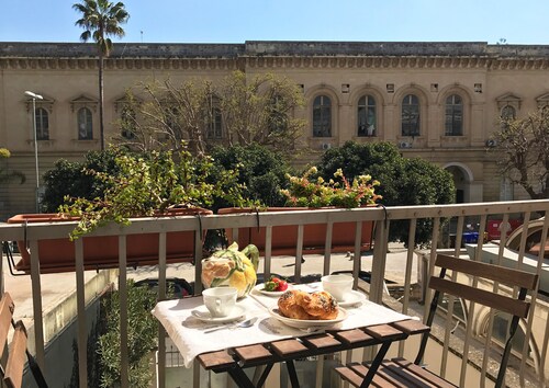 Nuvole Barocche – Charming, spacious apartment city center of Lecce with parking