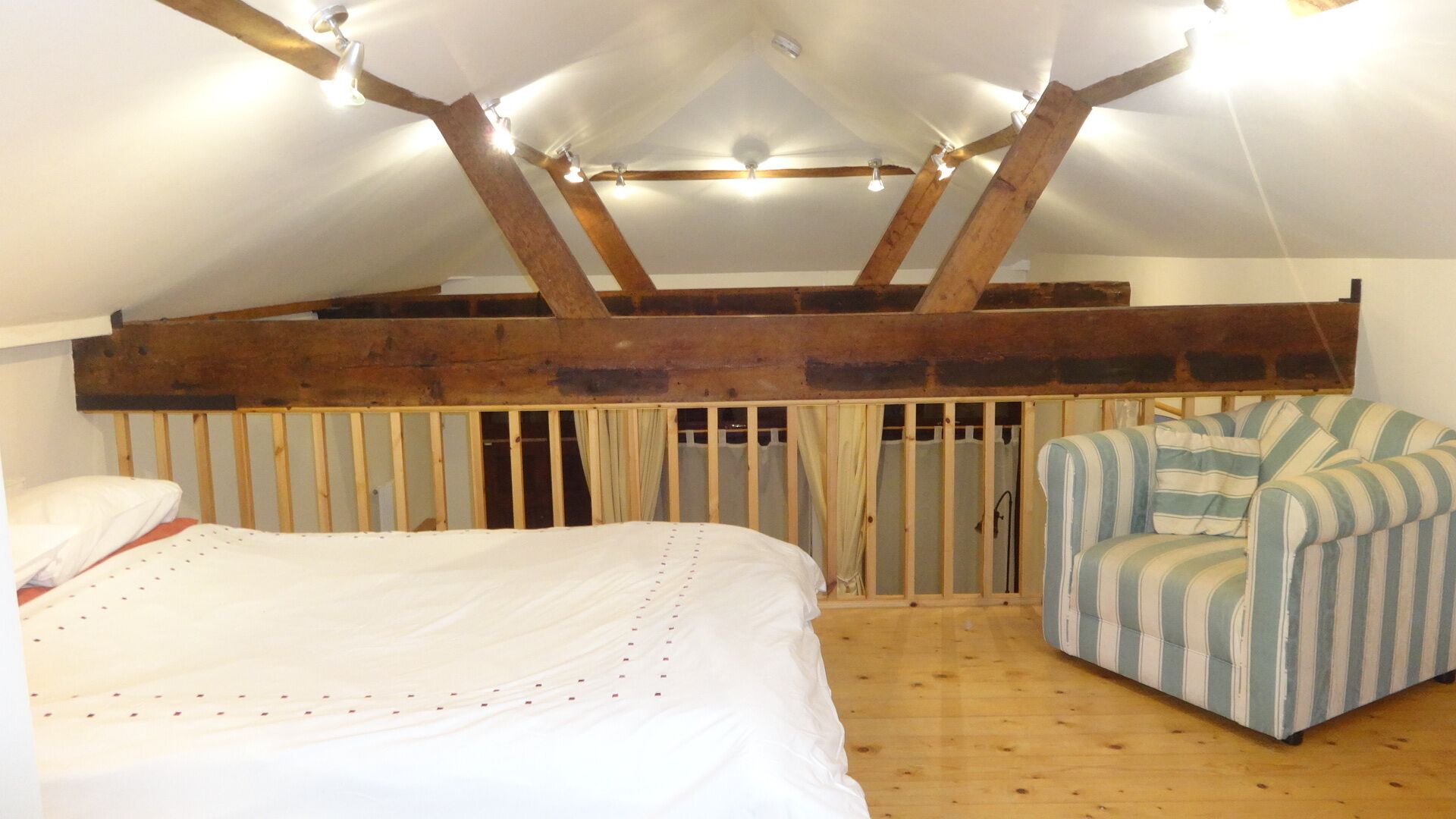 the galleried bedroom