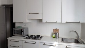 Fridge, oven, stovetop, dishwasher - I Gerani, lovely apartment in the heart of Trapani (Trapani)