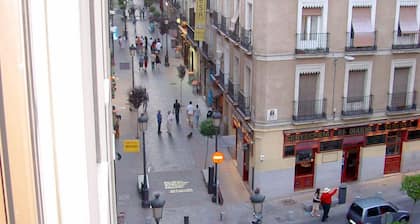 PRADO MUSEUM AIR (60m2, AC, WIFI, Easy CheckIn, Garage)