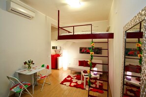 TV - Vatican apartment (roma)