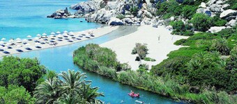 Kokkini Hani 1st floor lovely apartment 1-5 persons, 100 m. from the beach