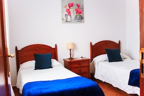 2 bedrooms, desk, iron/ironing board, free WiFi