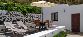 Casa el Nisperero. Casa rústica en un lugar tranquilo, ideal para el descanso.