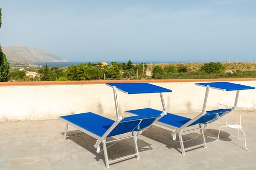 Villa mit Blick auf die Faraglioni von Scopello