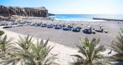 Large 5 Bed, 4 Bath Villa - Stunning Views - Large Private Pool - 4 Terraces