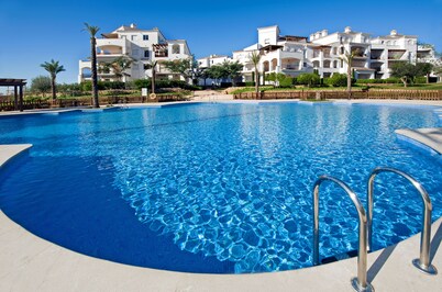 Front line views over the golf course