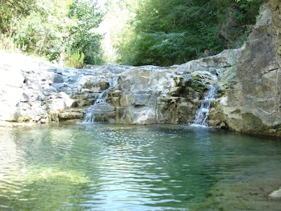 HOUSE WITH GARDEN ON THE TUSCAN HILLS about 20 minutes from the sea WI-FI FREE