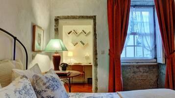 1 chambre, coffres-forts dans les chambres, fer et planche Ă repasser