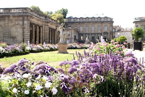 Luxueux appartement d'époque près des magnifiques jardins de Bordeaux