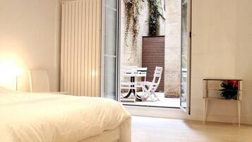 1 chambre, fer et planche Ă repasser, Wi-Fi, draps fournis