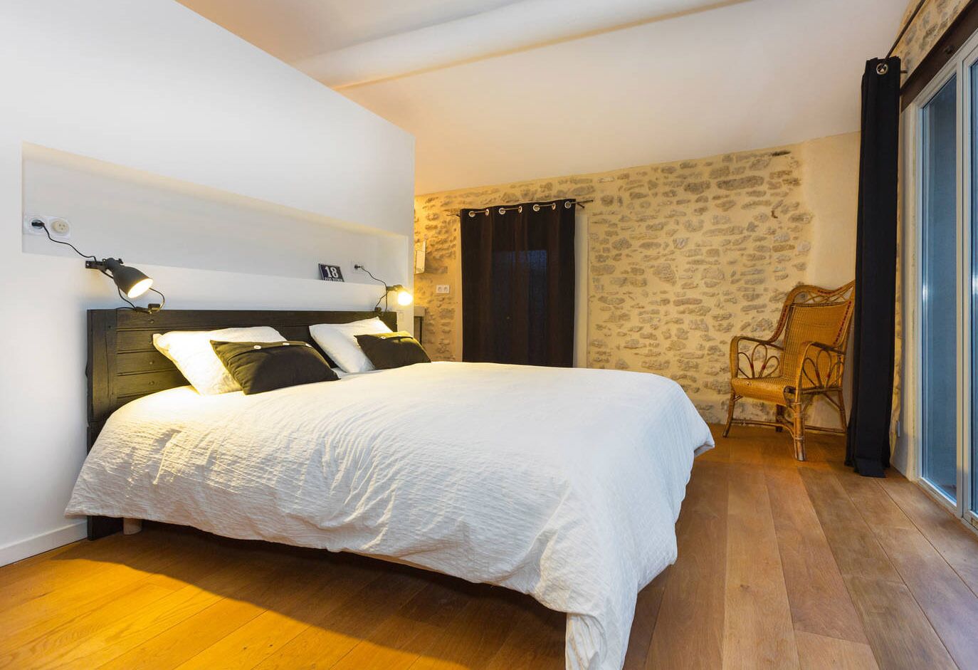 4 bedrooms, iron/ironing board, travel crib, free WiFi