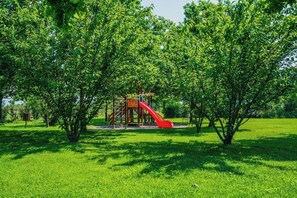 Children's area - Two-room apartment Veronica, wheelchair accessible, located on a farm. (scandiano)