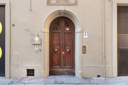 DESIGN APARTMENTS ALAIN 80 meters from the Duomo, elevator, free Wi-Fi