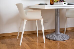 Dining - DESIGN APARTMENTS ALAIN 80 meters from the Duomo, elevator, free Wi-Fi (Firenze)