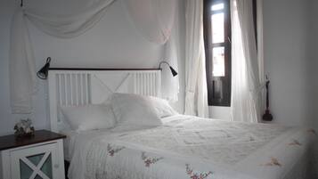 3 habitaciones, tabla de planchar con plancha, wifi y ropa de cama