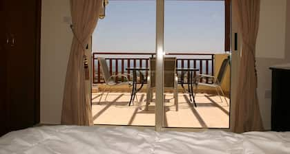 Luxury apartment in Peyia with great views of Coral Bay