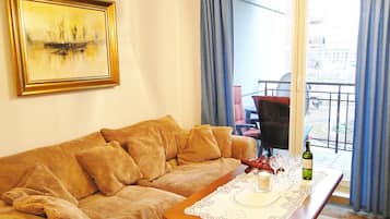 Télévision, lecteur de DVD, livres, médiathÚque