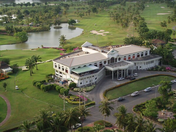 Exterior - Luxurious 2 Bedroom Condominium On a 4 Star Golf Course (Bang Sean)