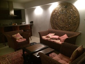 TV - Luxurious 2 Bedroom Condominium On a 4 Star Golf Course (Bang Sean)