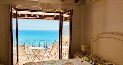 Charming Mediterranean Townhouse Panoramic Sea Views prime location
