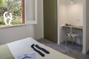 4 bedrooms, in-room safe, desk, iron/ironing board - Villa Conchiglia by the sea (Valderice)
