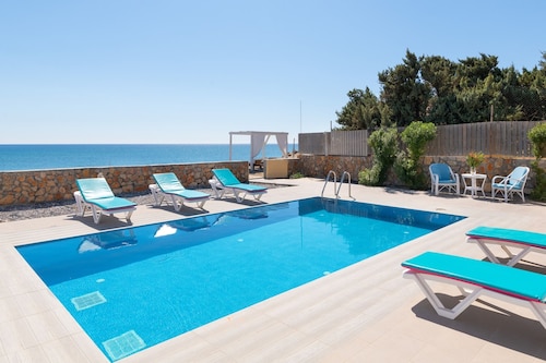 The Rhodes South Escape beachfront in Plimiri