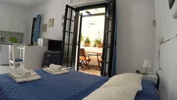 In-room safe, desk, iron/ironing board, travel crib