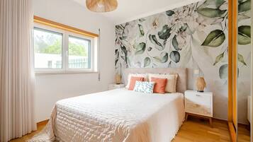 6 bedrooms, iron/ironing board, travel crib, free WiFi