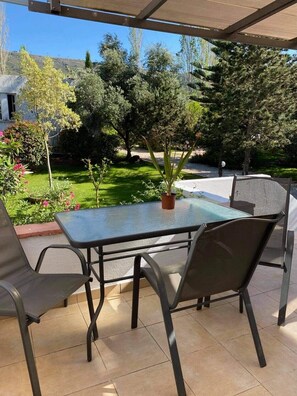 Property grounds - Jasmine villa is situated in our large landscaped gardens close to the pool (Tsikalaria)